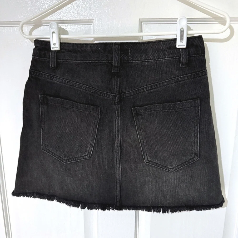 Free People We The Free Black Denim Mini Skirt Exposed Zipper Frayed Hem Size 25